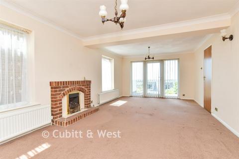 4 bedroom detached house for sale, Crescent Drive North, Woodingdean, Brighton, East Sussex