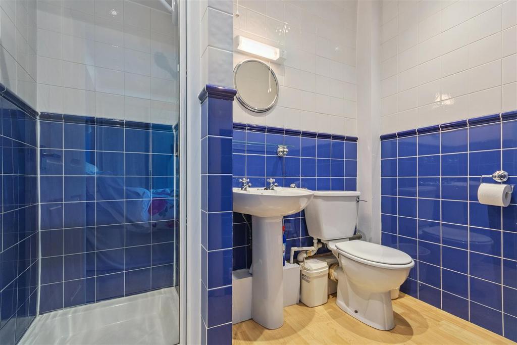 Ensuite shower room