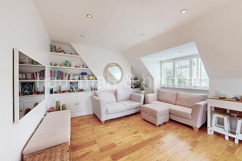 2 bedroom flat for sale, Woodstock Road, NW11