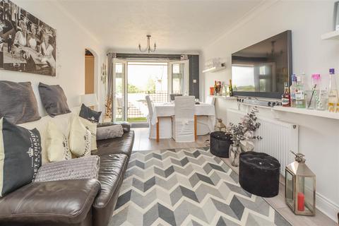 2 bedroom apartment for sale, Junction Road, Warley, Brentwood