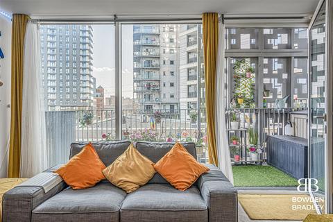 2 bedroom flat for sale, Ilford Hill, Ilford