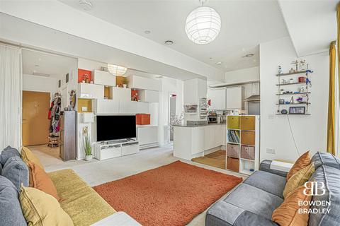 2 bedroom flat for sale, Ilford Hill, Ilford