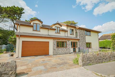 5 bedroom detached house for sale, 37 Foxhole Drive, Southgate