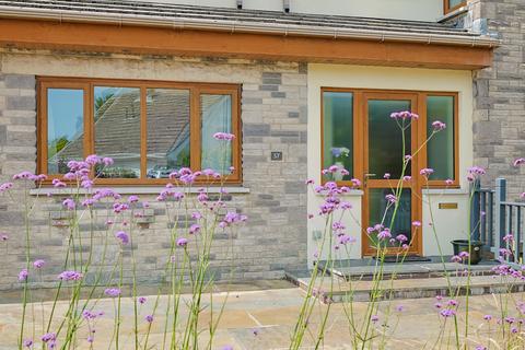 5 bedroom detached house for sale, 37 Foxhole Drive, Southgate