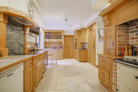 5 bedroom detached house for sale, 37 Foxhole Drive, Southgate