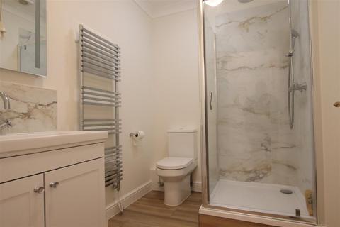 9 Baytree Close, Chichester, PO19 5UF