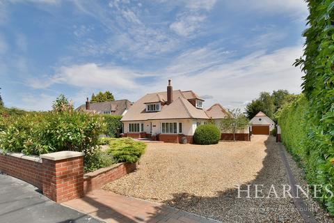Chine Walk, West Parley, Ferndown, BH22
