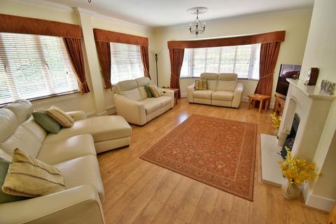 4 bedroom detached house for sale, Chine Walk, West Parley, Ferndown, BH22