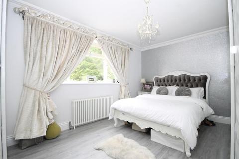 2 bedroom detached bungalow for sale, THE GLADE, FETCHAM, KT22