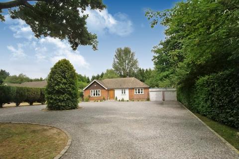 2 bedroom detached bungalow for sale, THE GLADE, FETCHAM, KT22