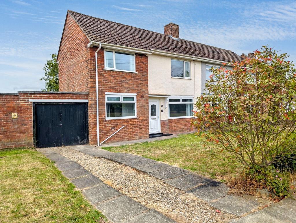 Roseworth Roseneath Avenue, Roseworth... 3 bed semi-detached house - £120,000