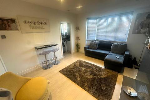 undefined, Elmcroft Close, Bedfont