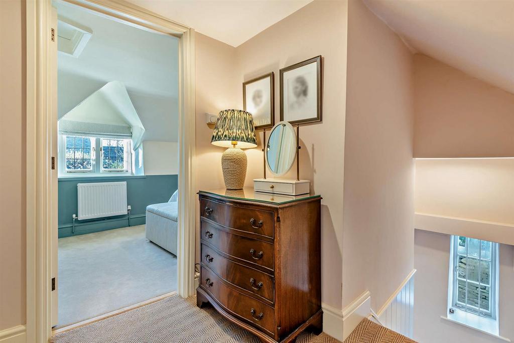 8631746-interior16-800.jpg