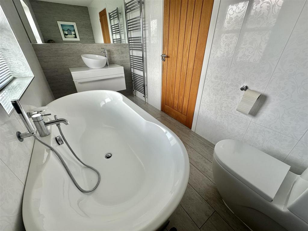 Bramleys Estate Agents - Abbey Close - Mirfield  (