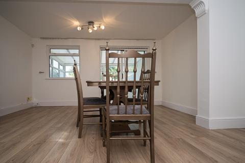 Parsonage Road, Rainham RM13