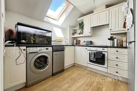 2 bedroom apartment for sale, Curlew Court, Boxalls Lane, Aldershot