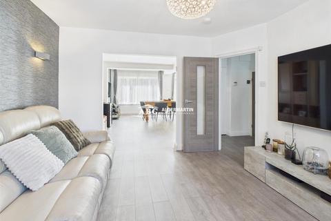 4 bedroom semi-detached house for sale, Upcroft Avenue, Edgware