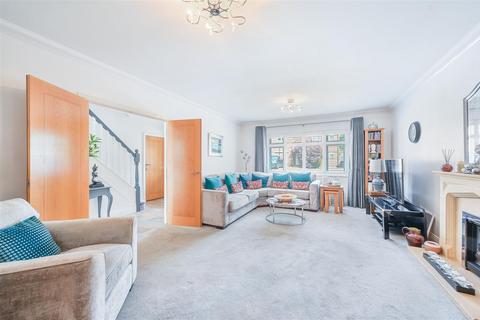 6 bedroom detached house for sale, Bywood Close, Banstead