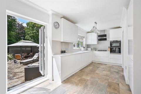 6 bedroom detached house for sale, Bywood Close, Banstead