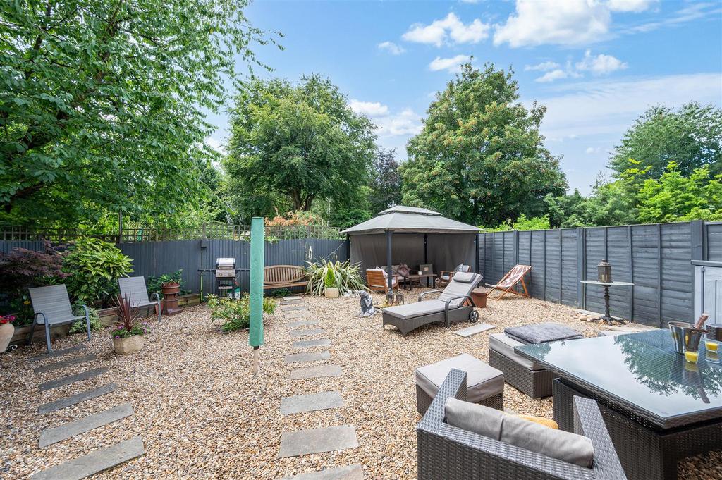 BYWOOD CLOSE, 4- (8).jpg