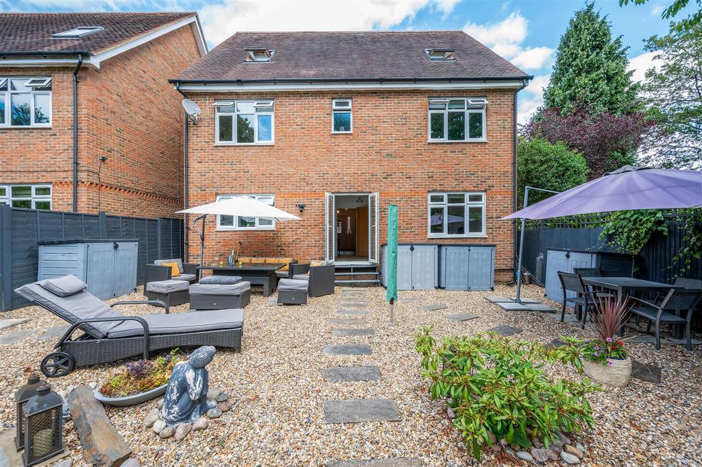 BYWOOD CLOSE, 4- (6).jpg