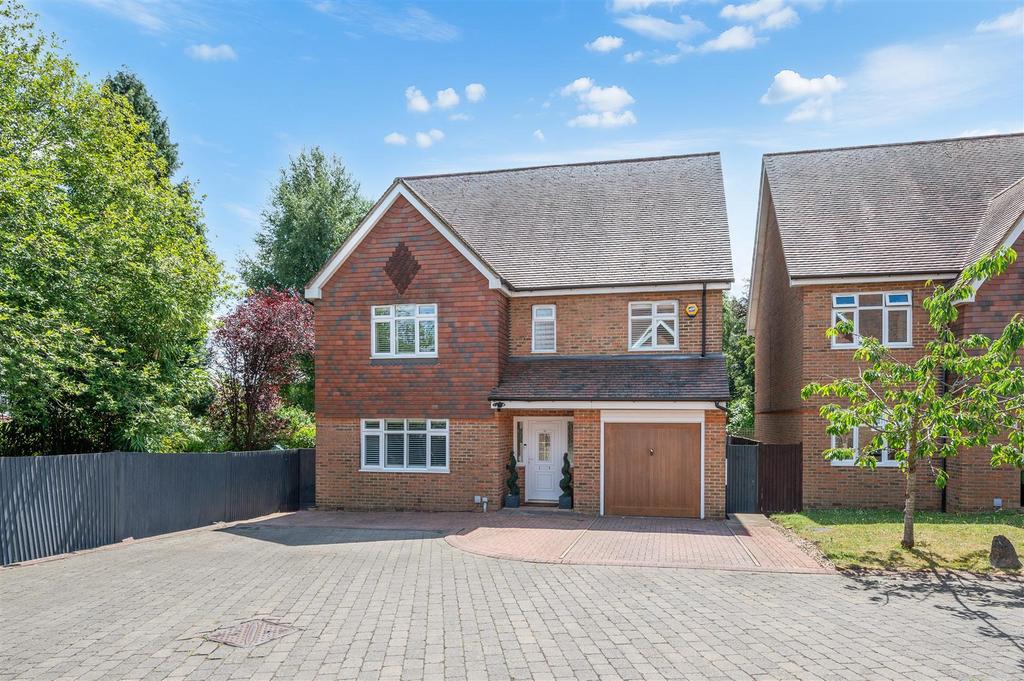 BYWOOD CLOSE, 4- (21).jpg