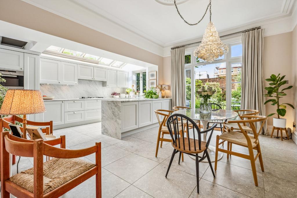House in Twickenham - View 3