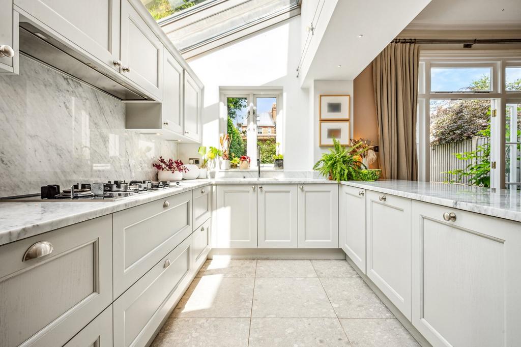 House in Twickenham - View 5
