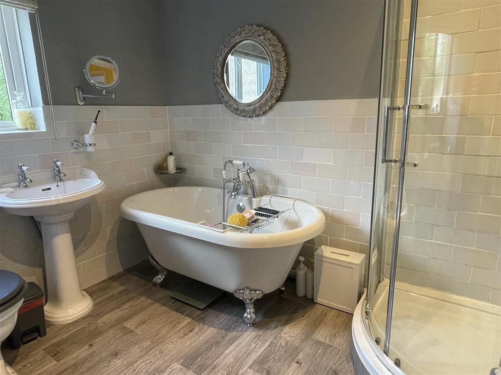 Bathroom.JPG
