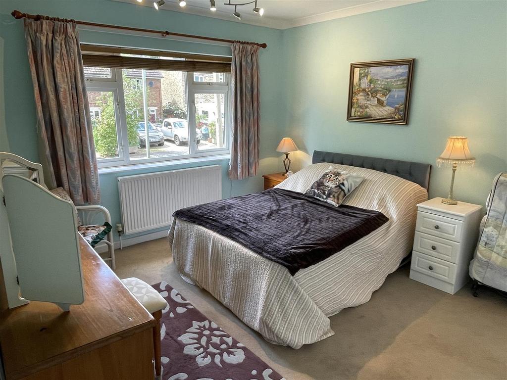 Bedroom 1.JPG