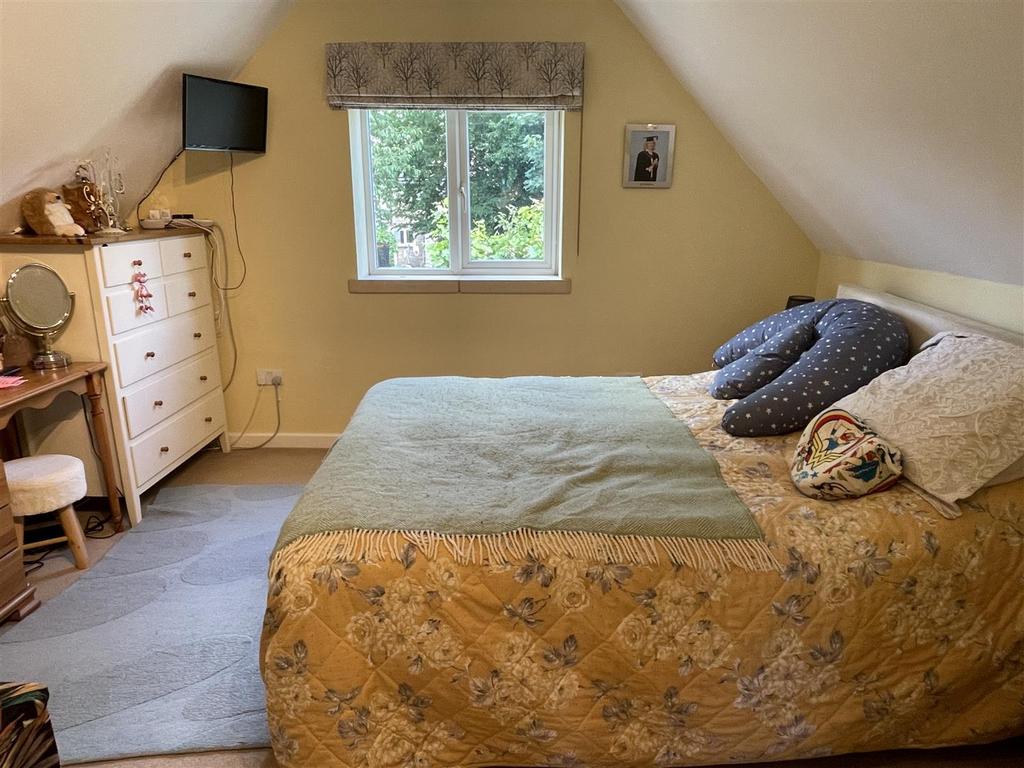 Bedroom 2.JPG