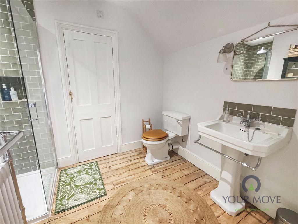 Master En-Suite