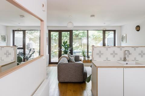 3 Eden Way, London, E3 2JD