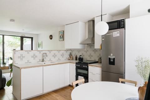 3 Eden Way, London, E3 2JD