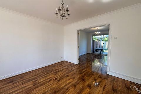 4 bedroom semi-detached house to rent, Smiths Lane, SL4