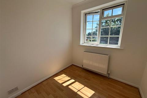 4 bedroom semi-detached house to rent, Smiths Lane, SL4
