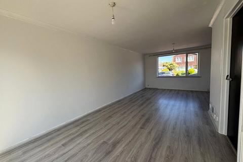 3 bedroom semi-detached house to rent, Newburry Crescent, SL4
