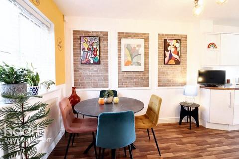 3 bedroom townhouse for sale, Dallow Street, Shobnall