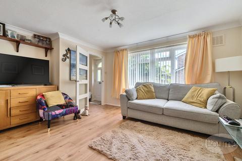 3 bedroom semi-detached house for sale, Sandy Close, Petersfield, Hampshire, GU31
