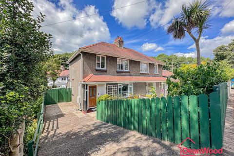 29, Port E Chee Avenue, Douglas