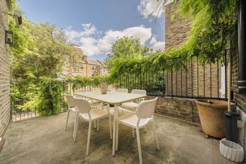 17a Westwick Gardens, London, W14 0BU
