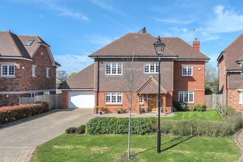 5 bedroom detached house to rent, Montague Park, Winkfield