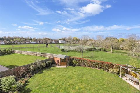 5 bedroom detached house to rent, Montague Park, Winkfield