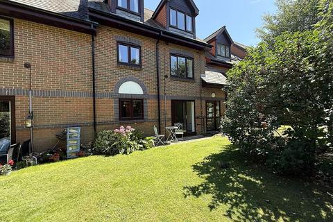 1 bedroom retirement property for sale, 9 Vallis Close, Baiter Park, Poole, BH15
