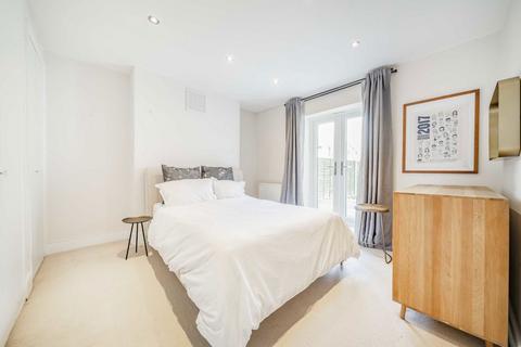 2 bedroom flat for sale, Cologne Road, London SW11