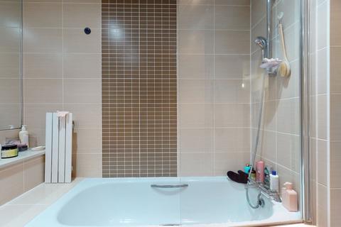 2 bedroom flat to rent, Central Way, London NW10