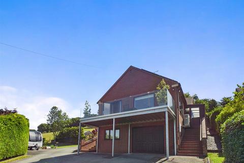 undefined, Garreg, Llandyssil, Montgomery
