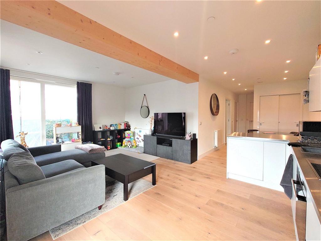 Lounge &amp; Kitchen