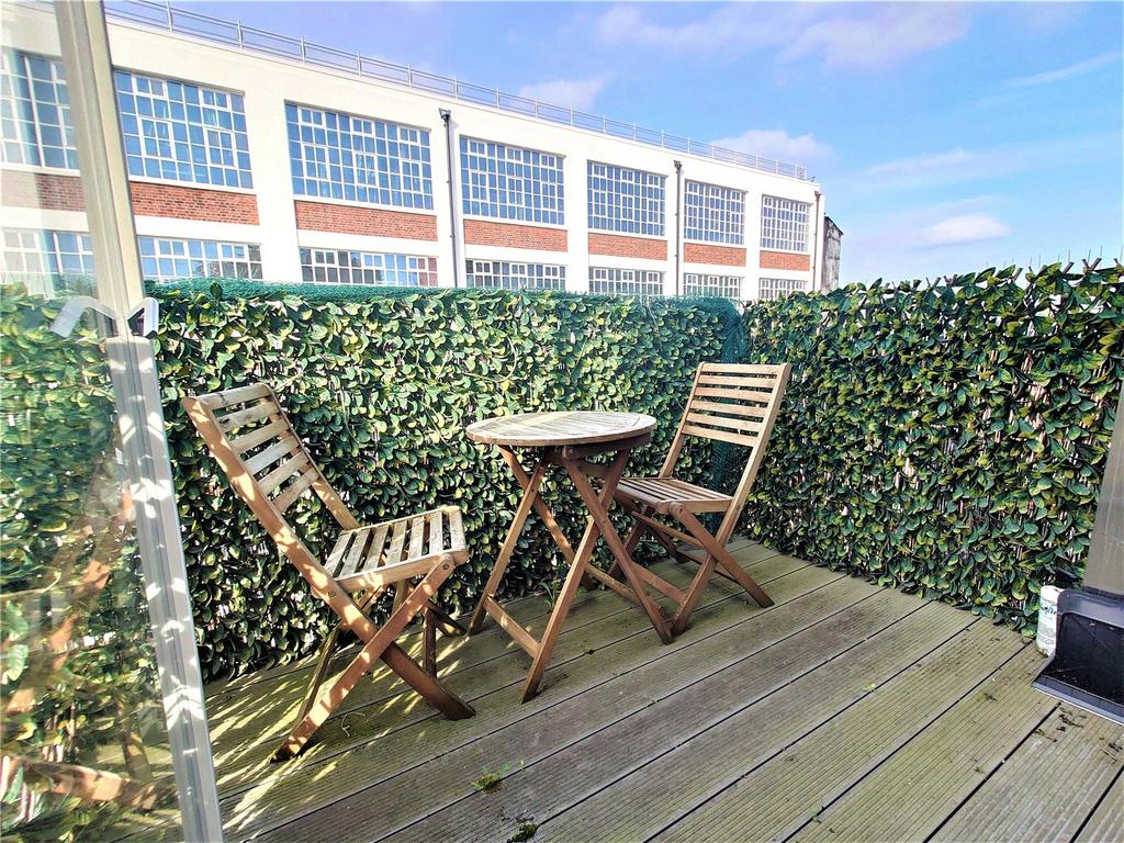 Lounge Balcony