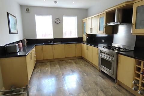 5 bedroom semi-detached house for sale, Station Road, Ashington
